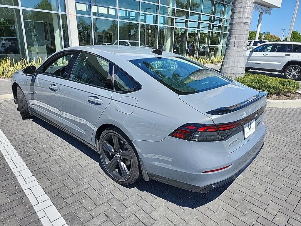 Used 2023 Honda Accord Sport image 4