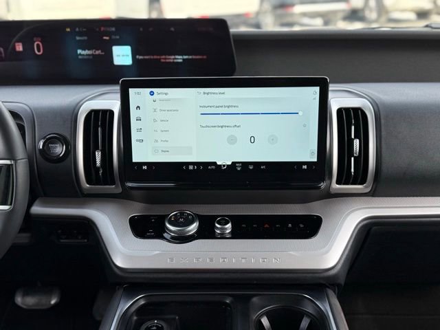 Used 2025 Ford Expedition Active image 24