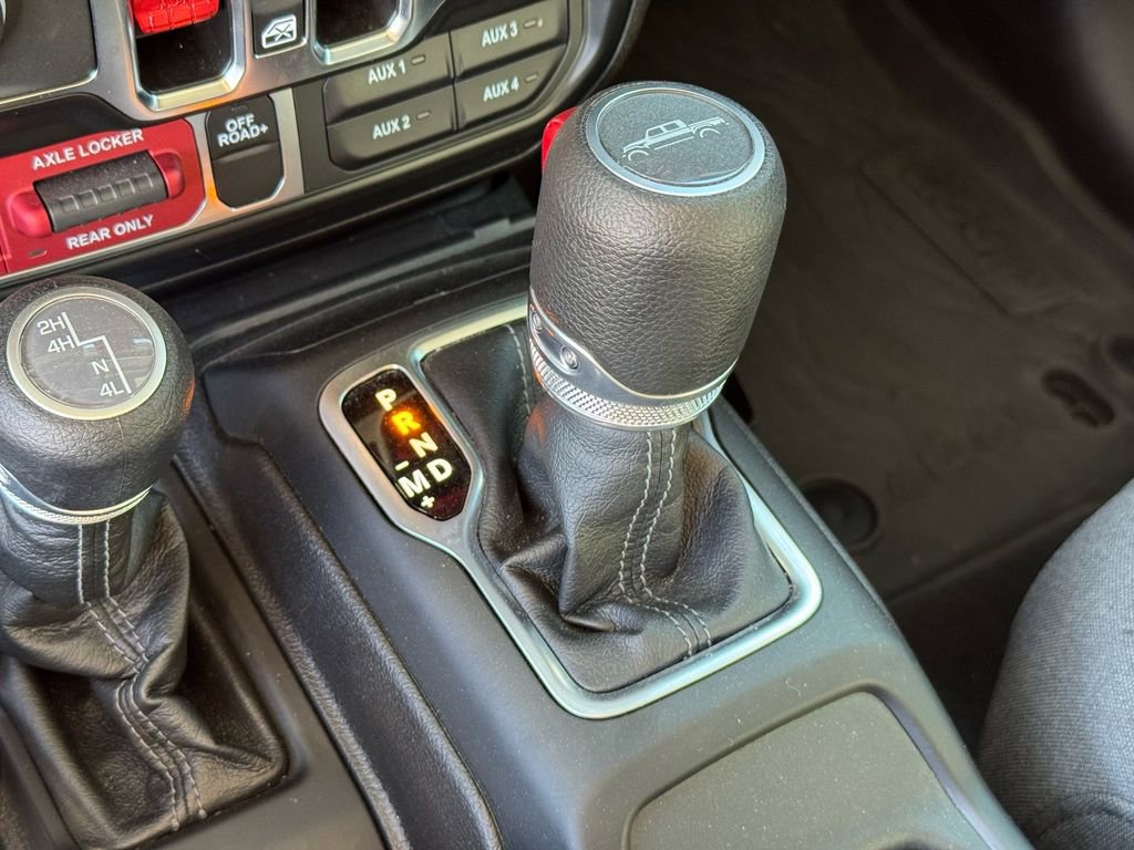 Used 2025 Jeep Gladiator Willys image 32