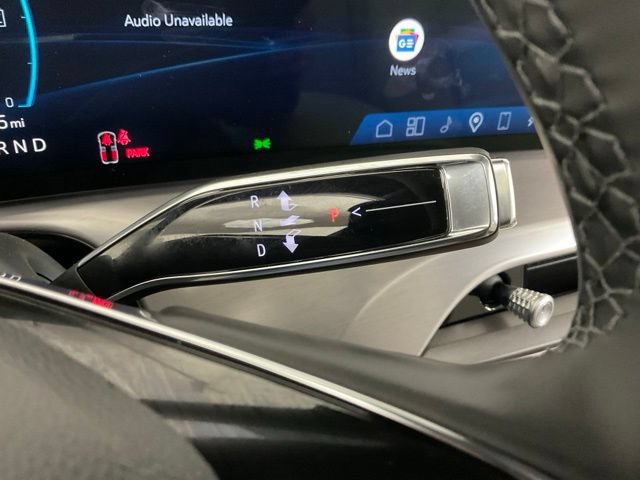 New 2026 Cadillac Vistiq Luxury w/ LPO, Floor Liner Package AWD/4WD image 20