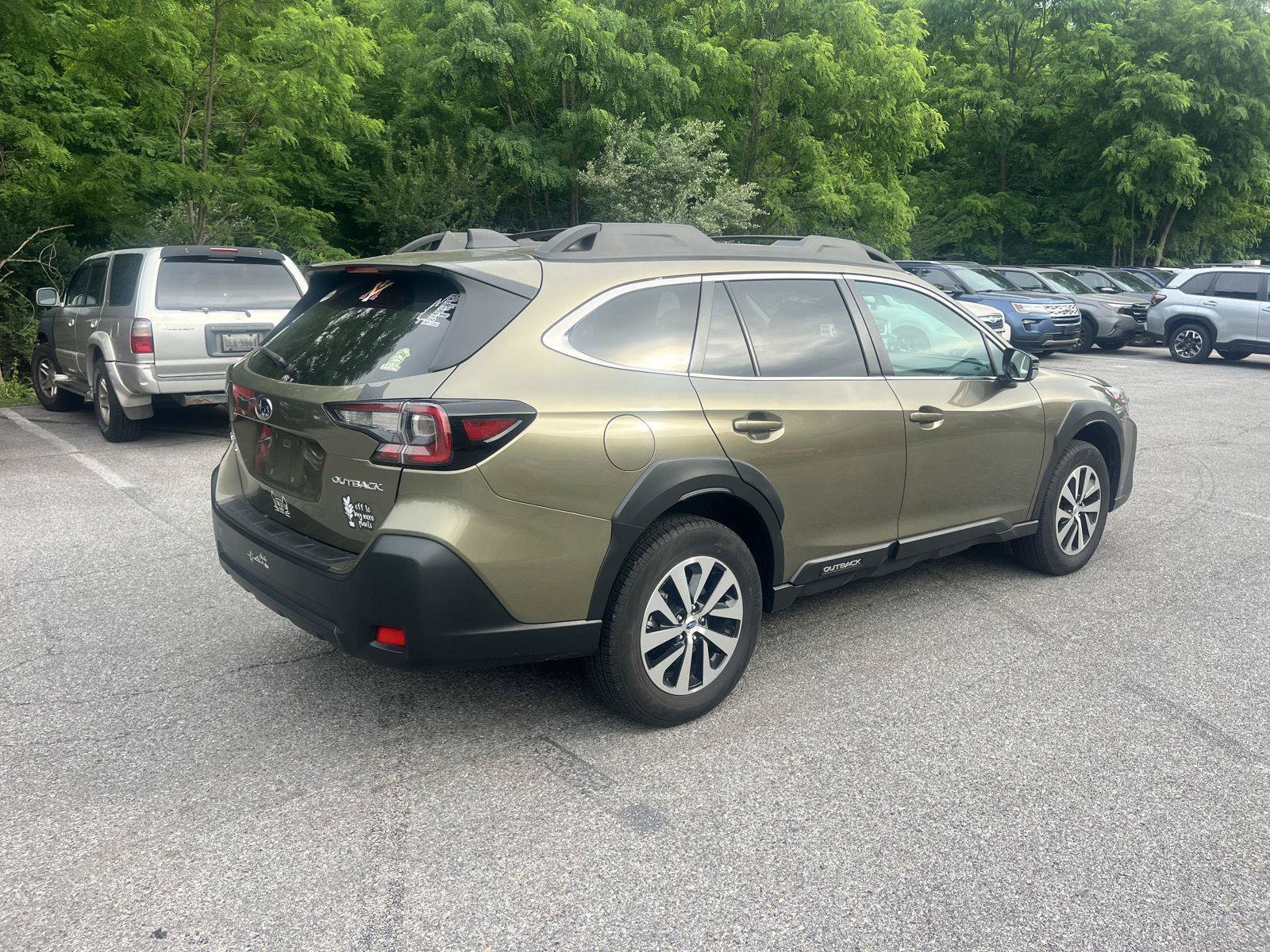Certified 2025 Subaru Outback Premium AWD/4WD image 10
