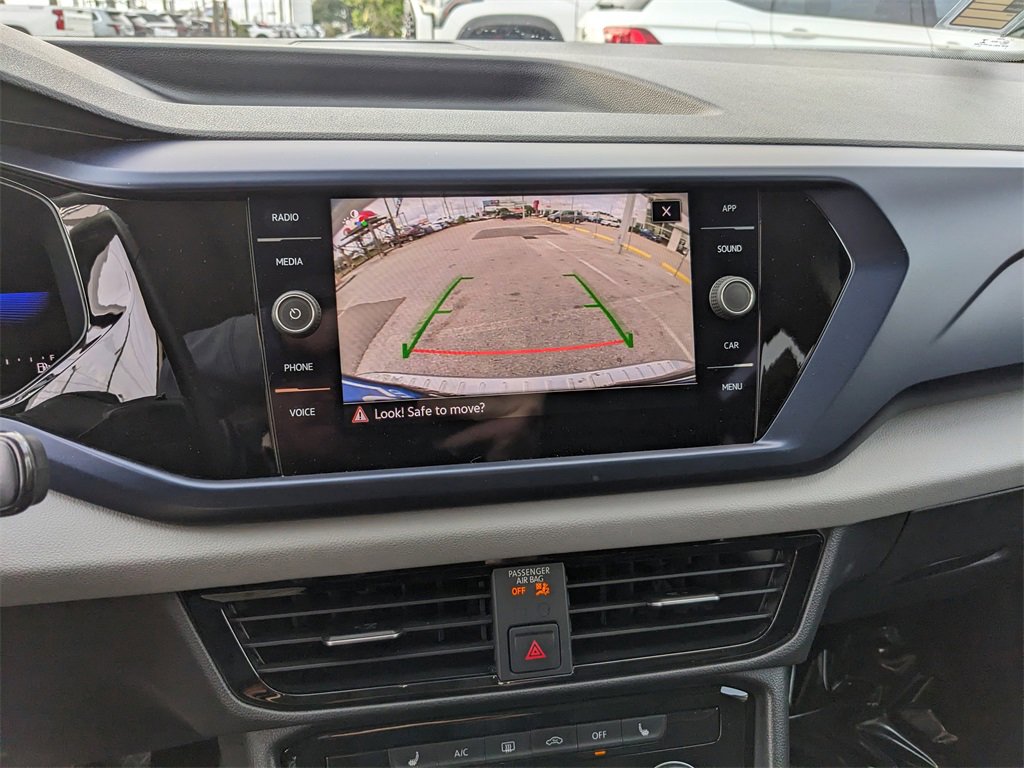 Certified 2023 Volkswagen Taos SE w/ Panoramic Sunroof Package image 24