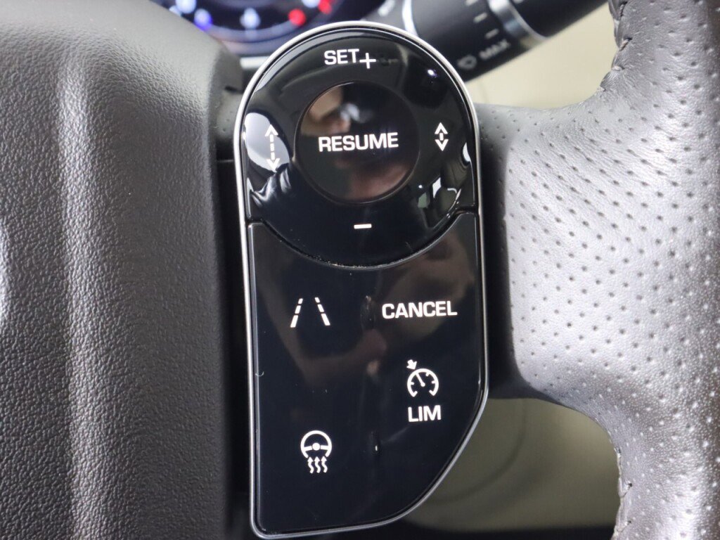 Used 2020 Land Rover Range Rover Sport HSE image 13