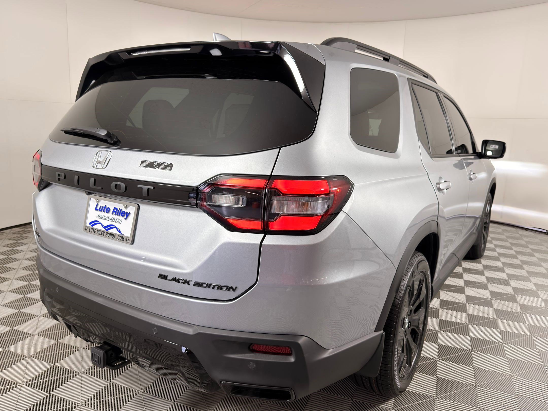 New 2026 Honda Pilot Black Edition image 32