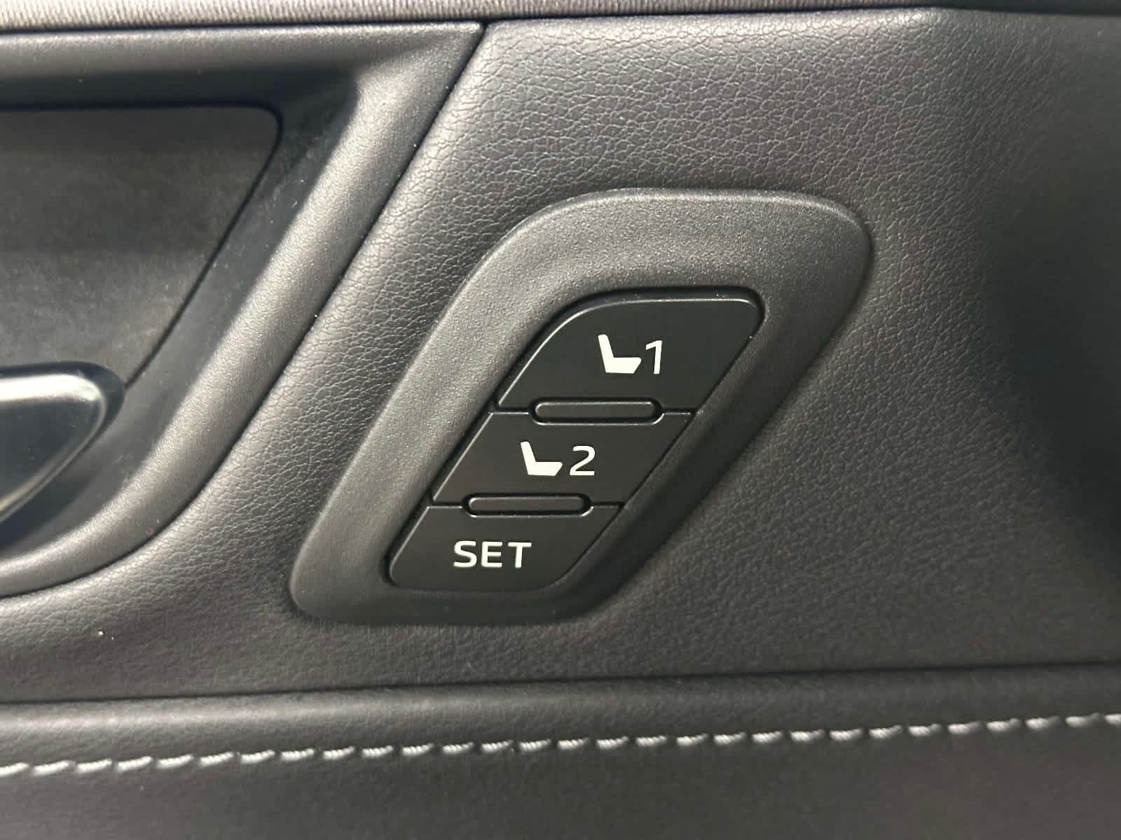 Used 2024 Toyota Venza XLE AWD/4WD image 19