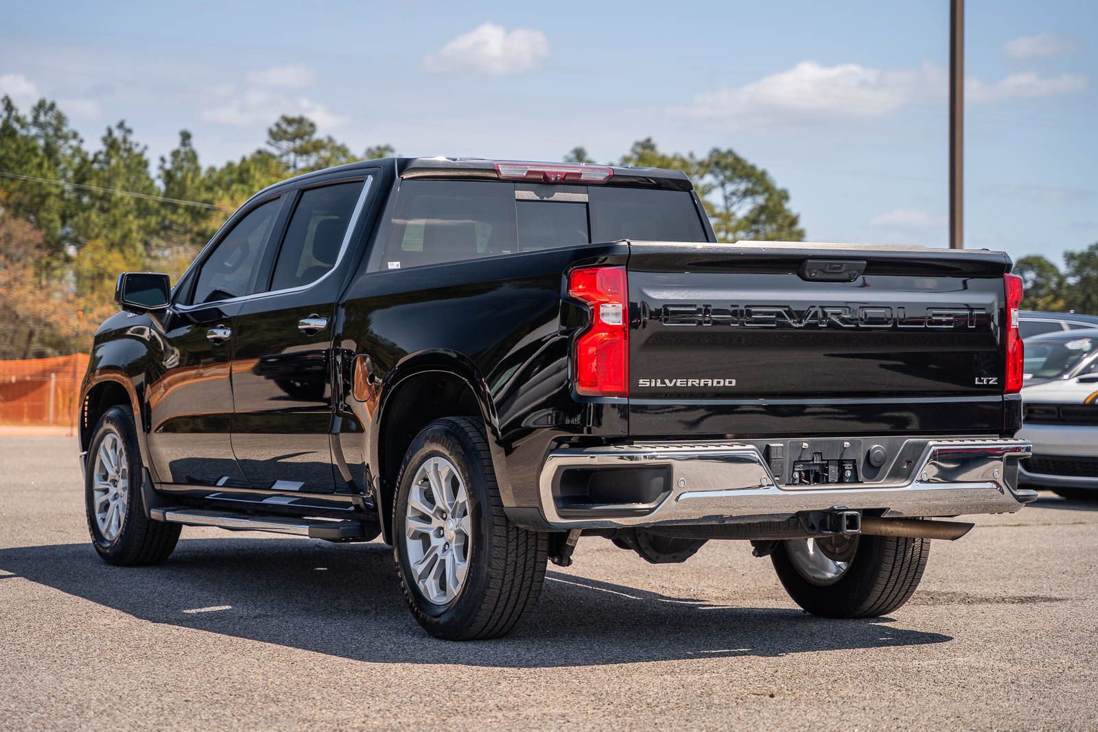 Used 2022 Chevrolet Silverado 1500 LTZ w/ LTZ Premium Package image 5