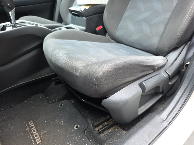 Used 2016 Nissan Rogue S FWD image 23