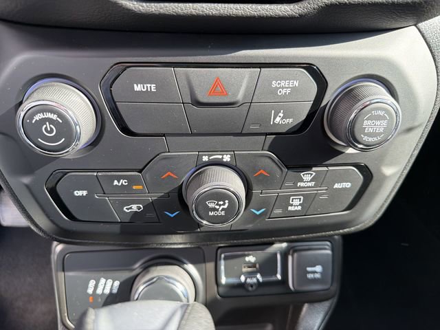 Used 2021 Jeep Renegade Latitude AWD/4WD image 20
