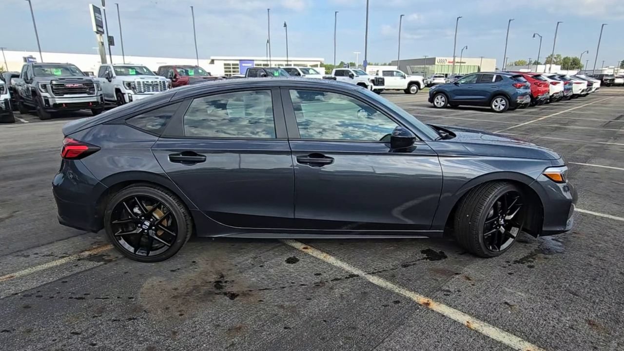 Used 2025 Honda Civic Sport image 10