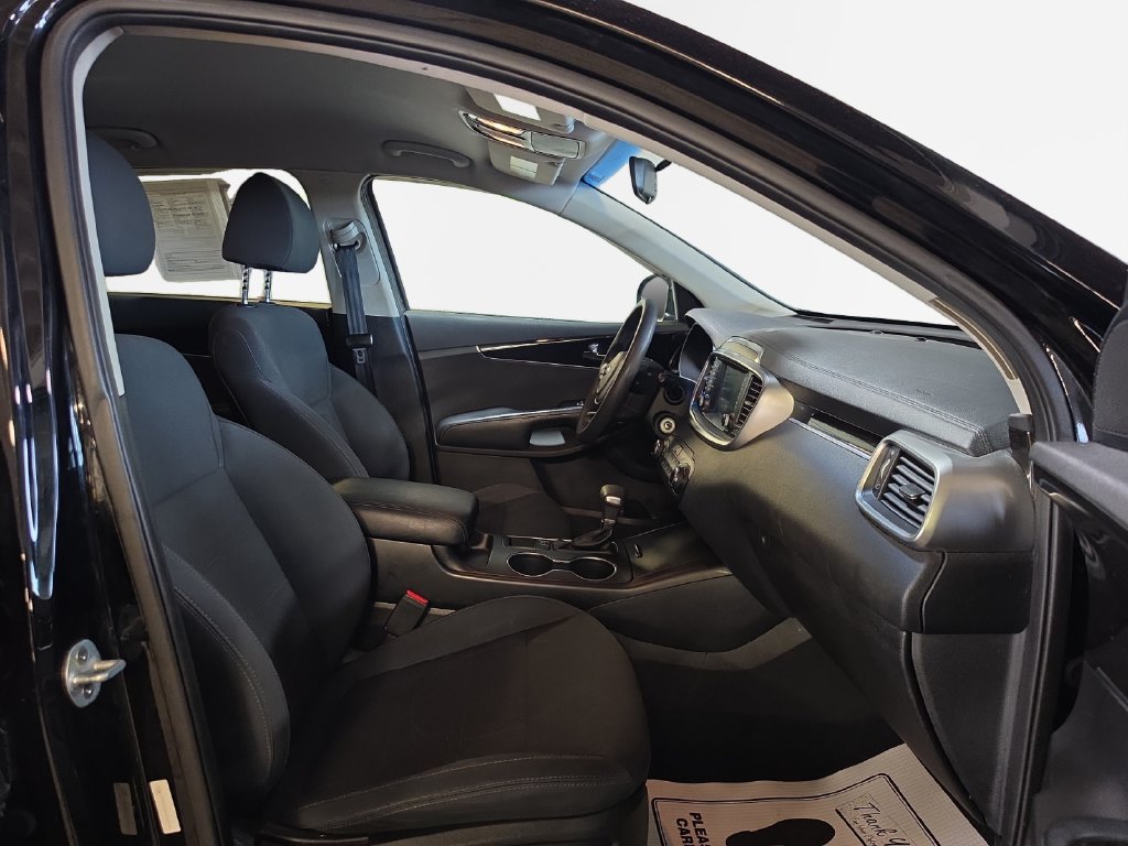 Used 2019 Kia Sorento AWD image 26