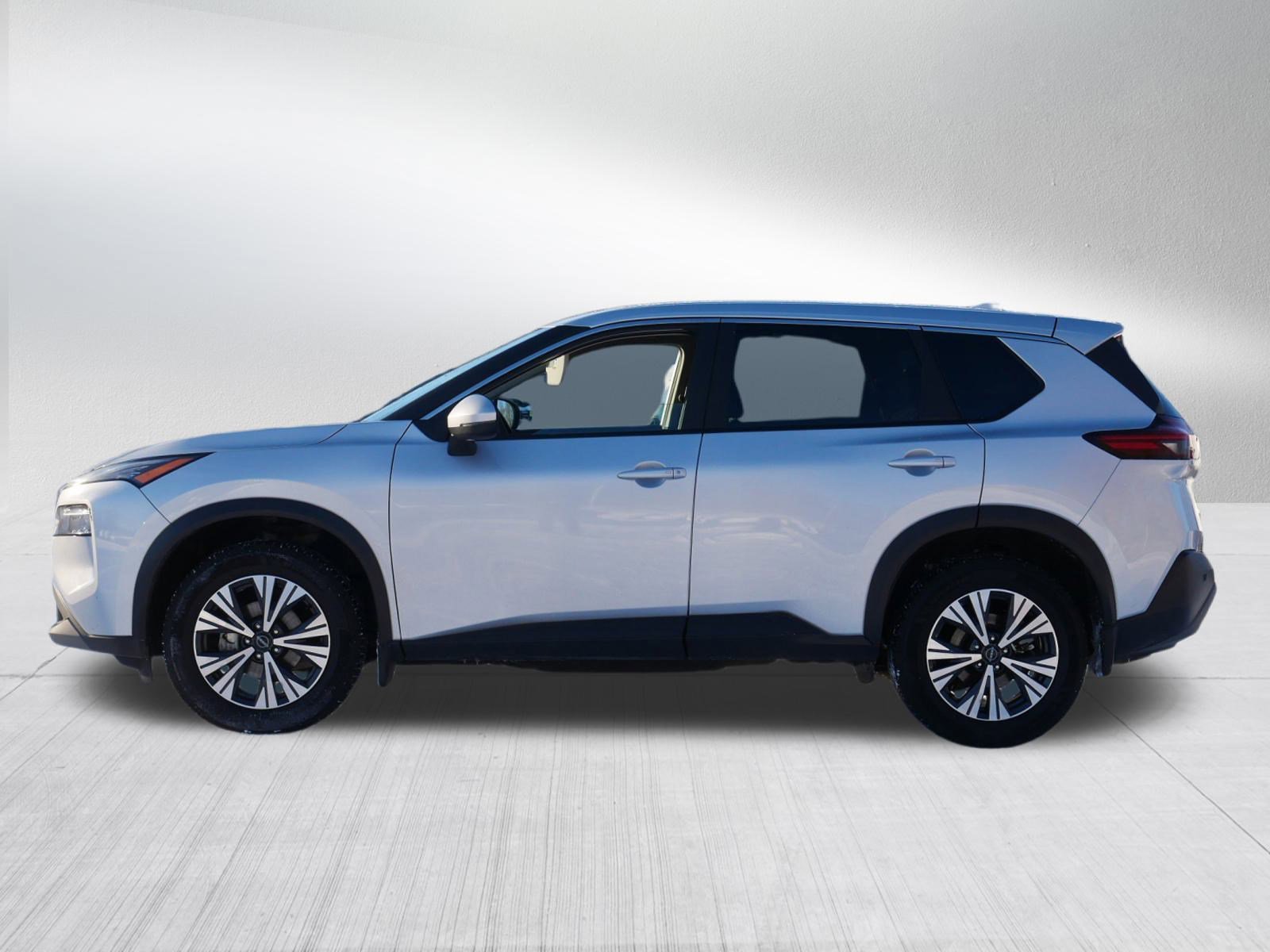 Certified 2022 Nissan Rogue SV image 4