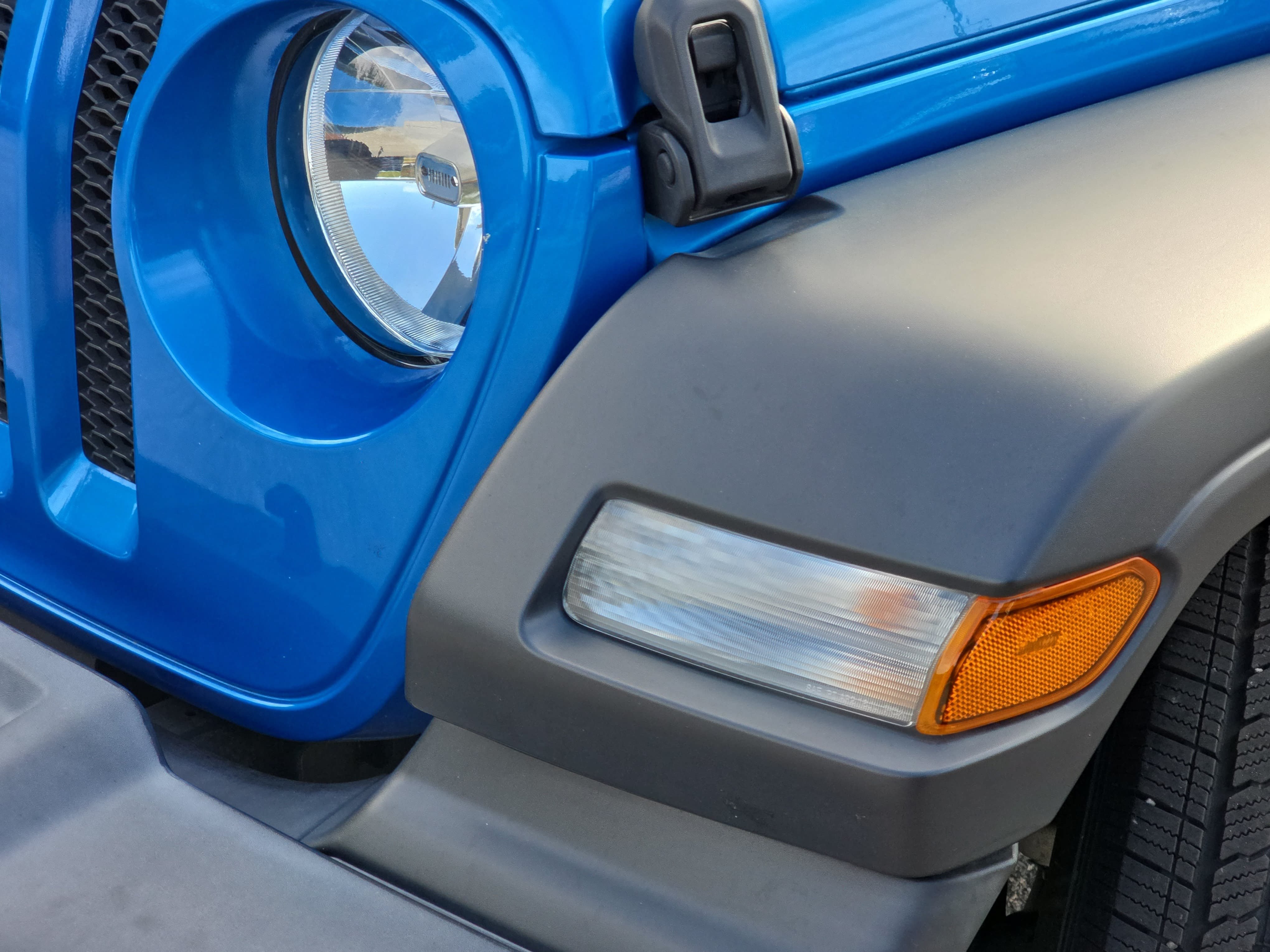 Used 2023 Jeep Wrangler Sport AWD/4WD image 30