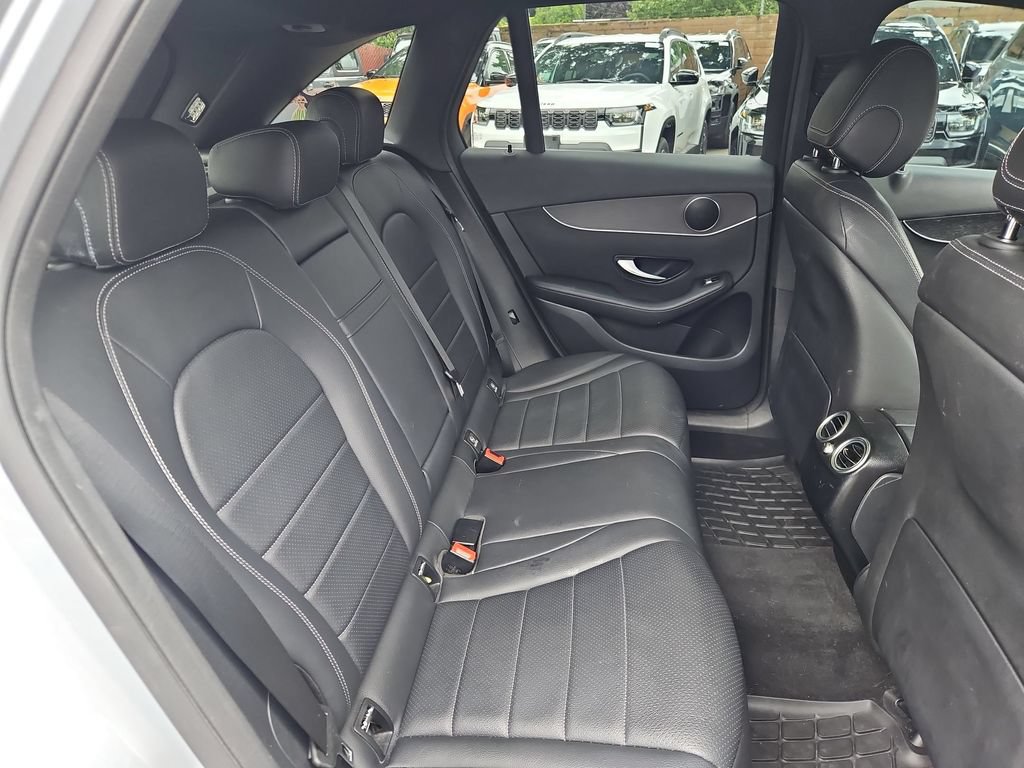Used 2021 Mercedes-Benz GLC 300 4MATIC image 15