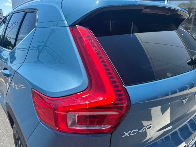 Certified 2025 Volvo XC40 B5 Core AWD/4WD image 10