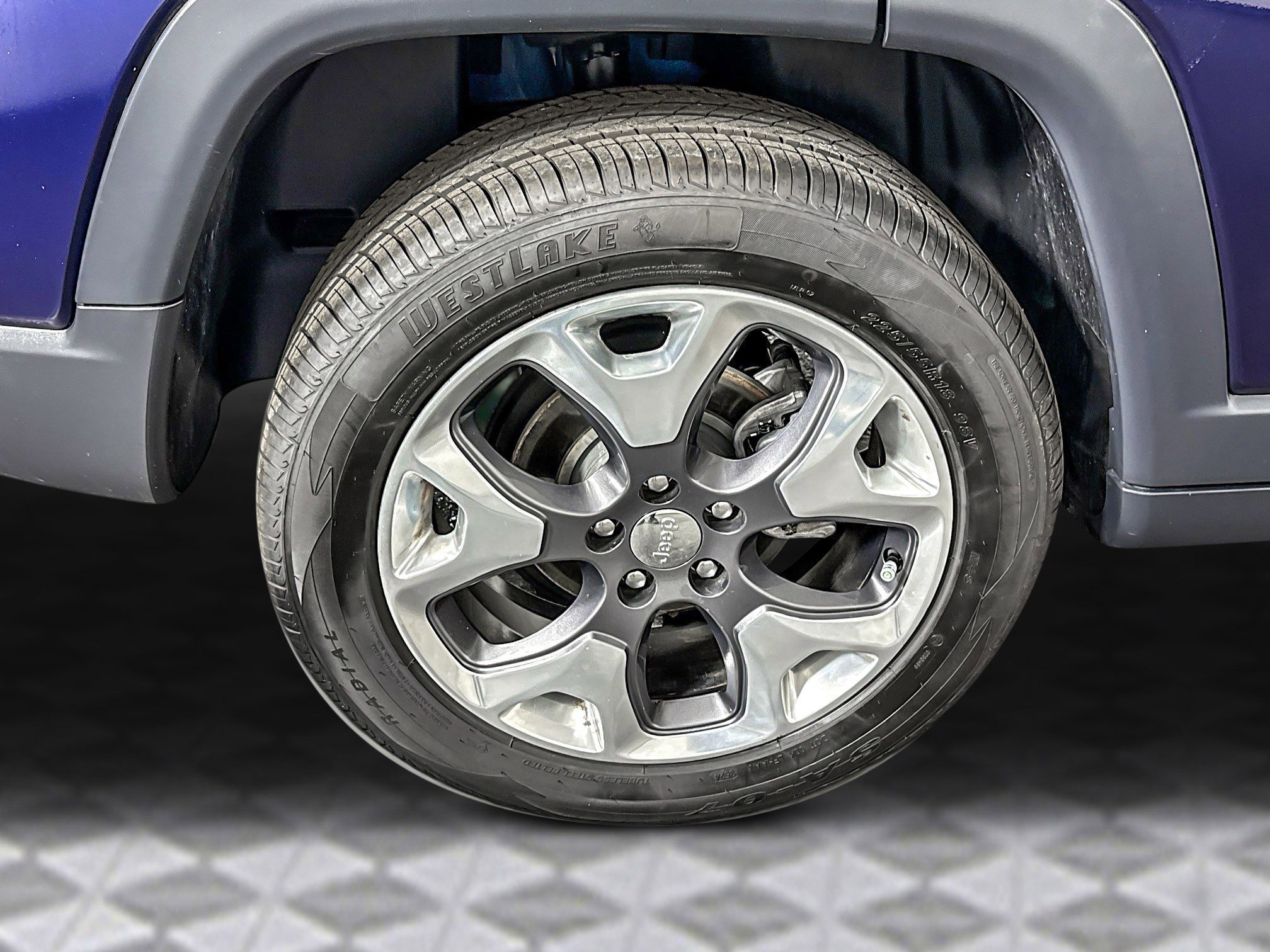 Used 2018 Jeep Compass Limited w/ Navigation Group image 38