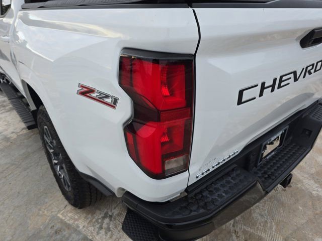 Used 2024 Chevrolet Colorado Z71 w/ Z71 Convenience Package 2 image 30