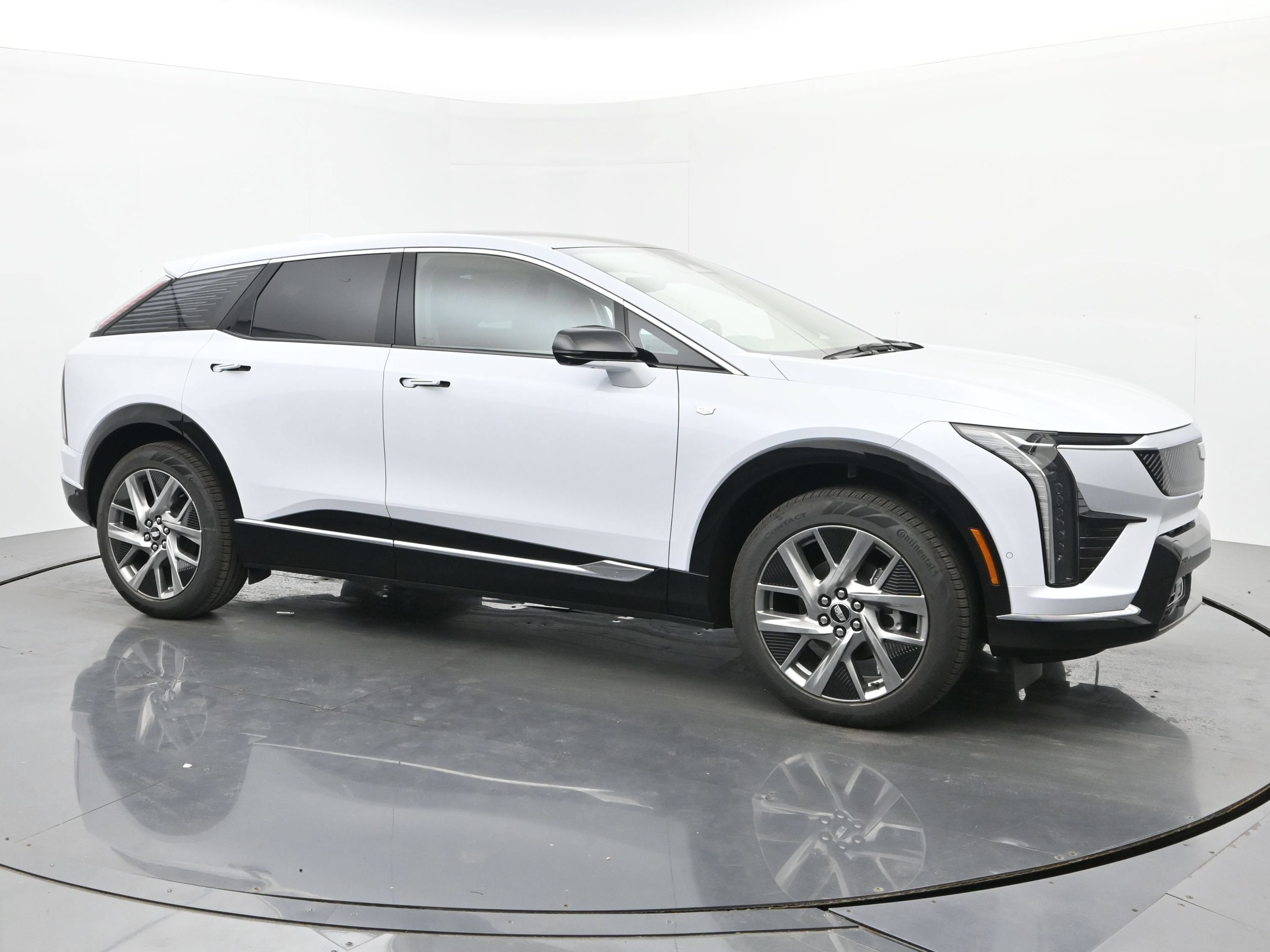 New 2026 Cadillac Optiq Luxury 1 w/ LPO, Floor Liner Package AWD/4WD image 7