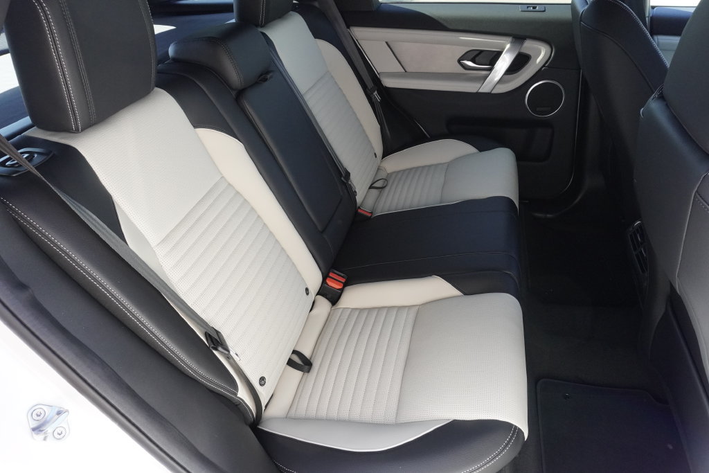 New 2026 Land Rover Discovery Sport Landmark AWD/4WD image 27
