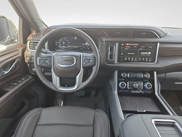 Used 2024 GMC Yukon XL Denali AWD/4WD image 10