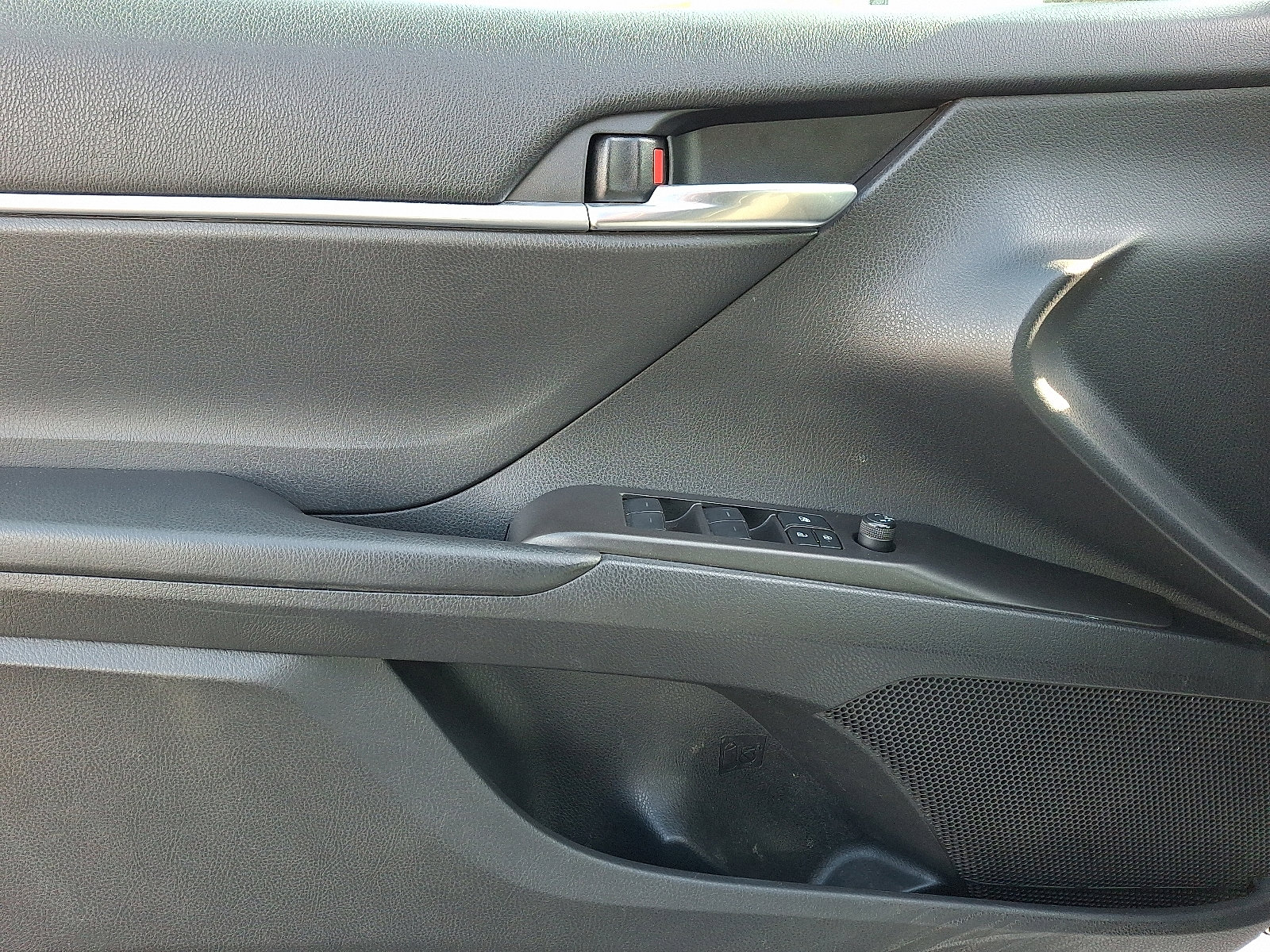 Certified 2022 Toyota Camry LE w/ Convenience Package image 13