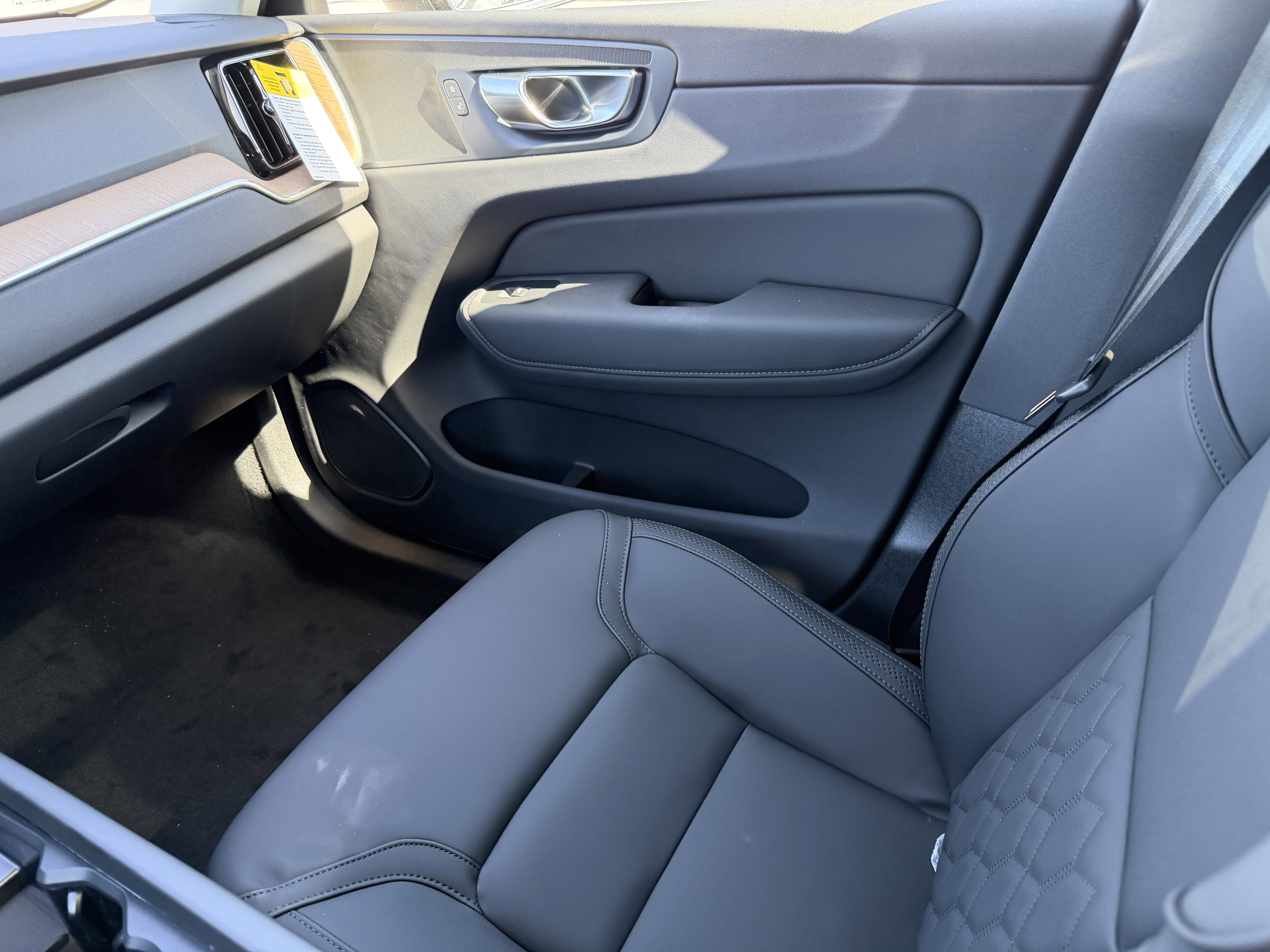 New 2026 Volvo XC60 B5 Core image 15