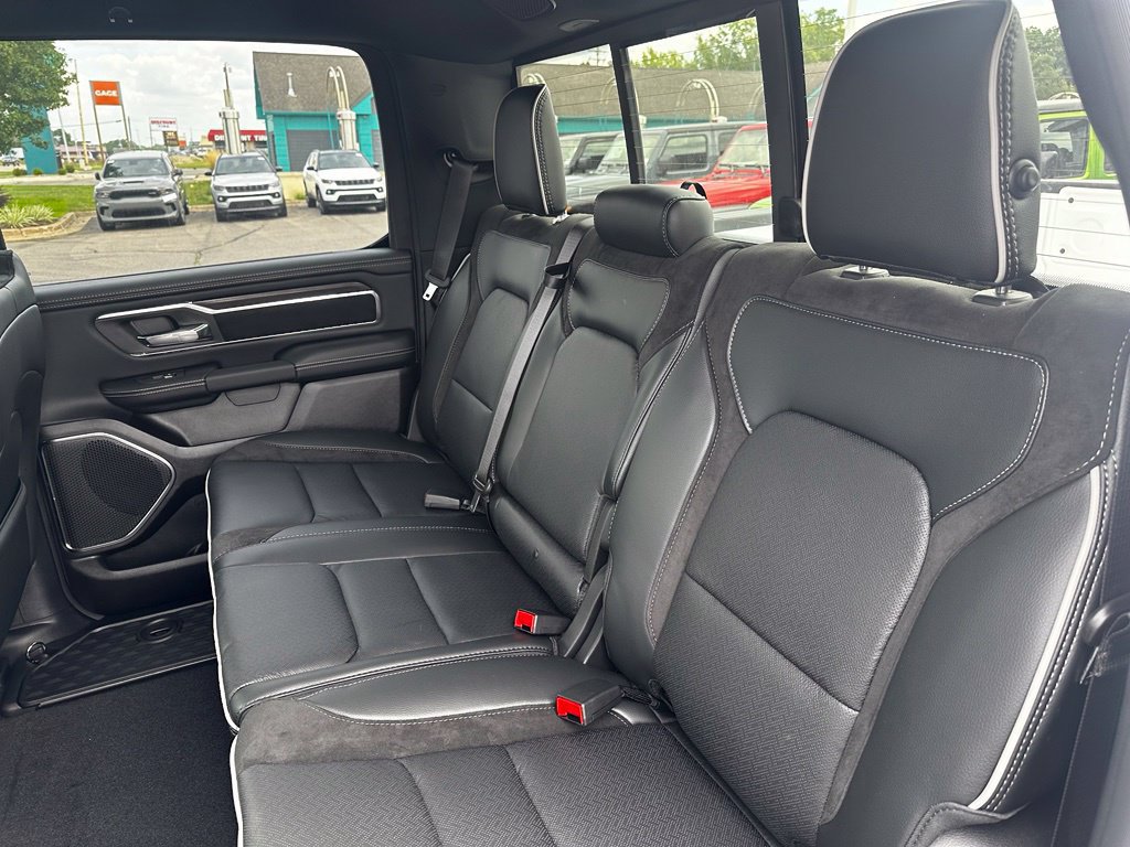 New 2027 RAM 1500 Laramie w/ Sport Appearance Package AWD/4WD image 31
