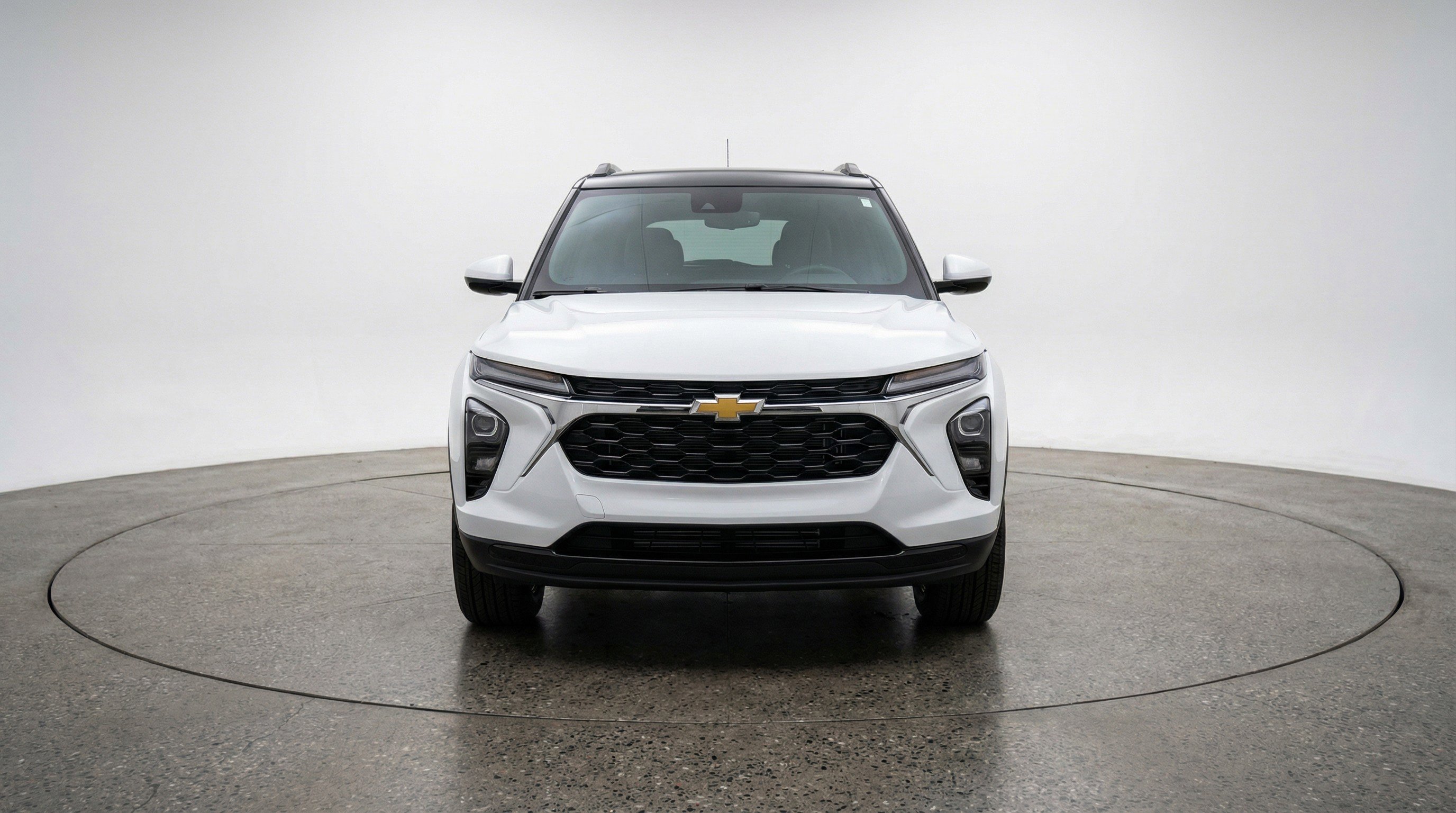 Used 2025 Chevrolet TrailBlazer LT image 2