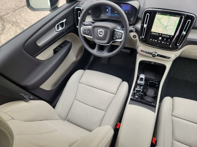 New 2026 Volvo XC40 B5 Plus w/ Protection Package Premier AWD/4WD image 10
