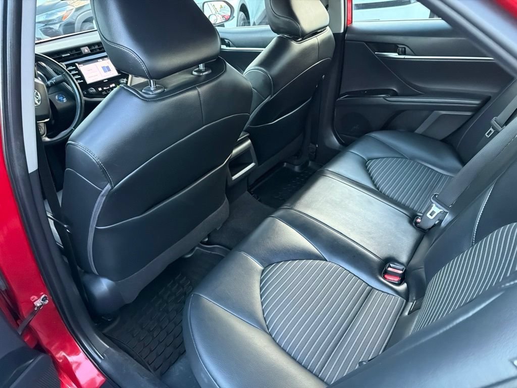 Used 2020 Toyota Camry SE FWD image 17