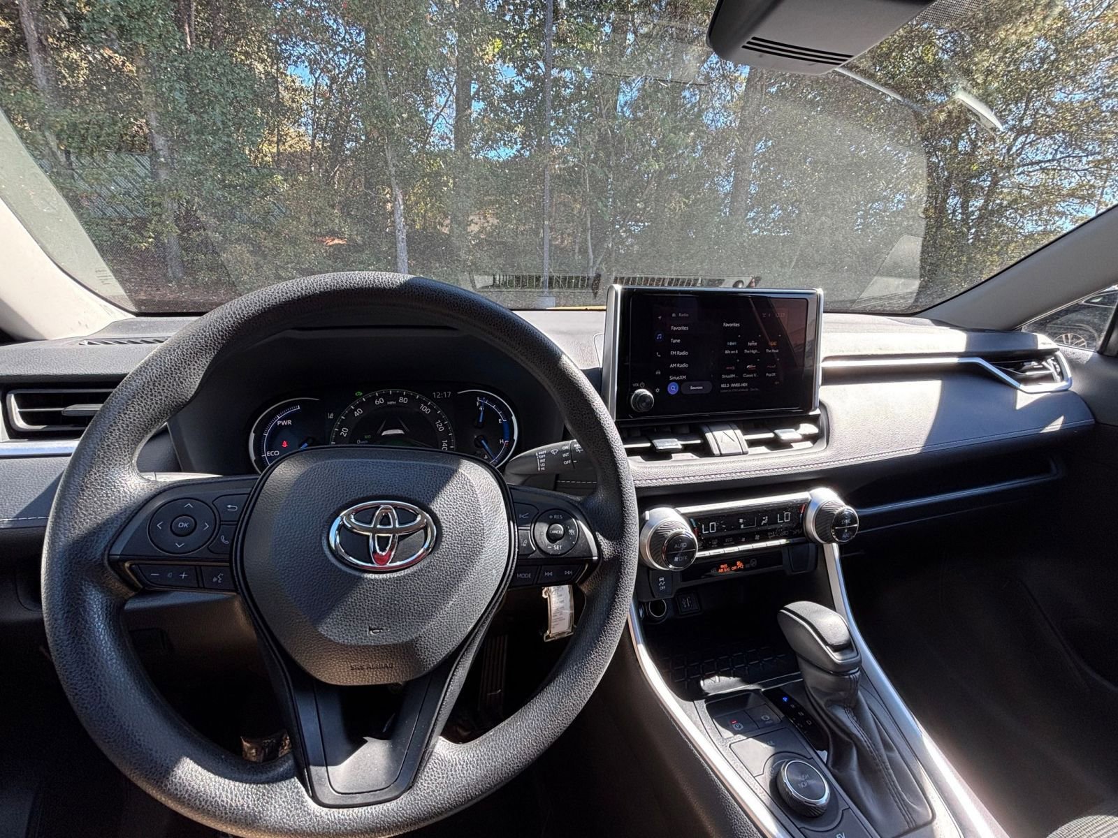 Used 2025 Toyota RAV4 LE image 33