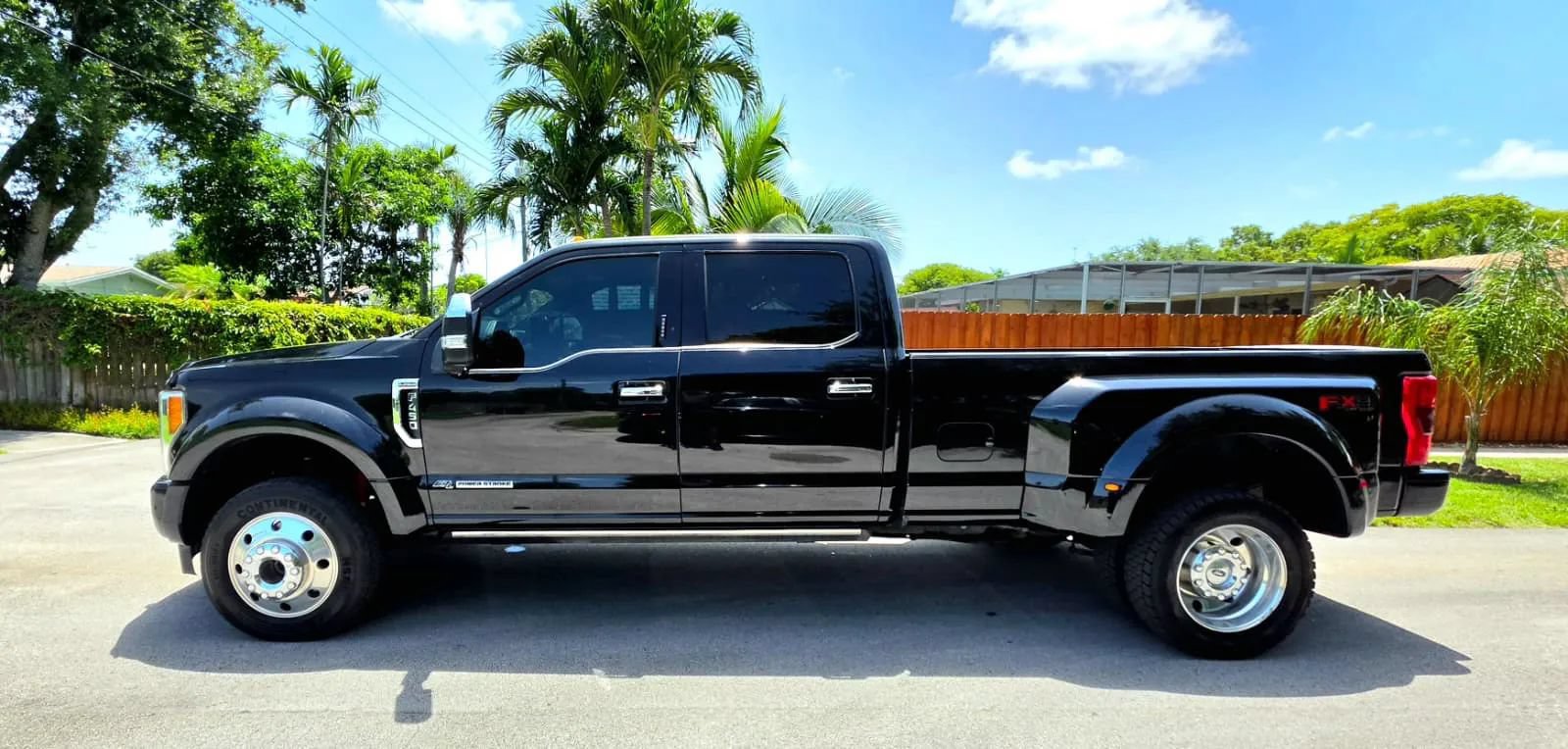 Used 2017 Ford F450 Platinum w/ Platinum Ultimate Package AWD/4WD image 10