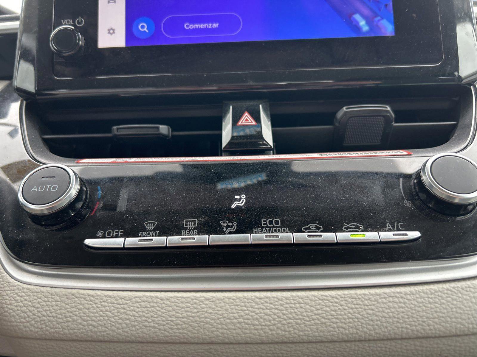 Used 2025 Toyota Corolla LE image 22