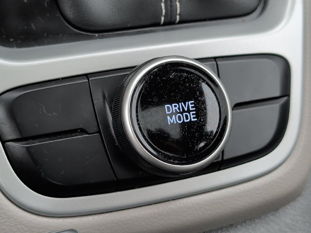 Used 2025 Hyundai Venue SEL FWD image 27