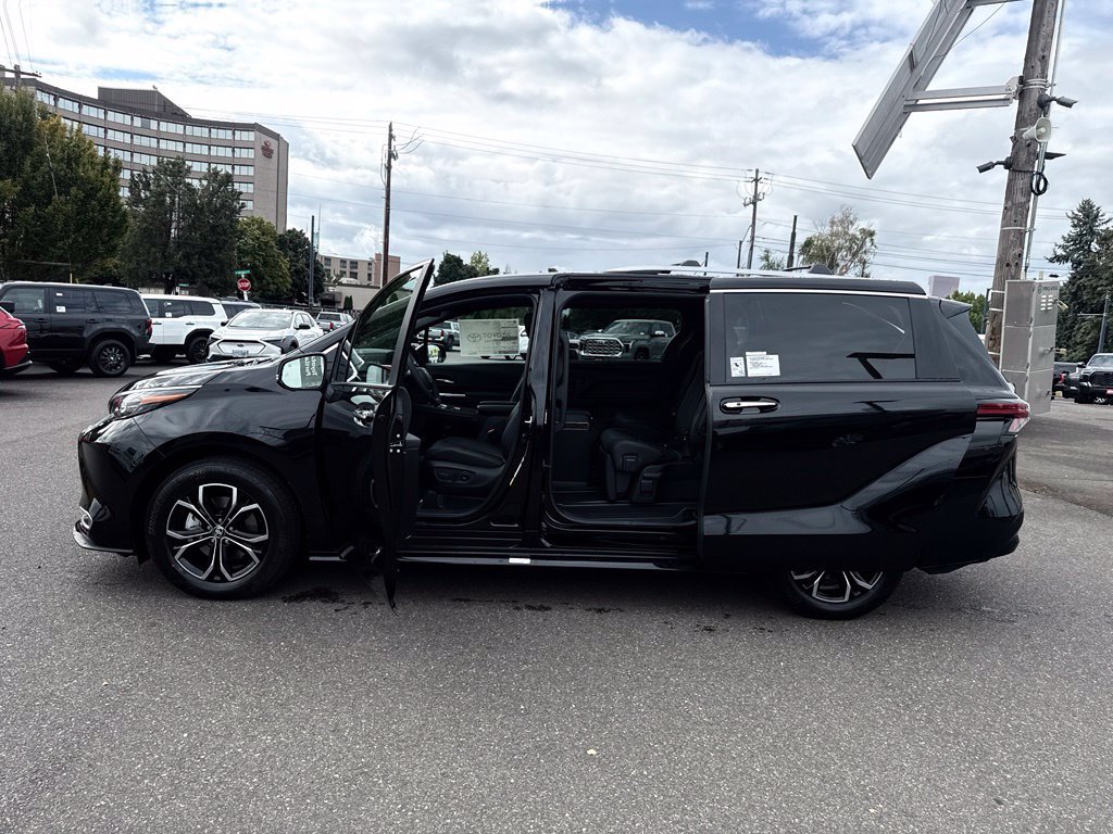 New 2026 Toyota Sienna Platinum AWD/4WD image 20