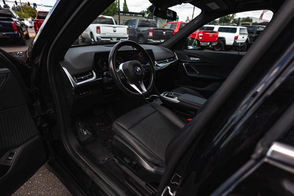 Used 2023 BMW X1 xDrive28i image 13