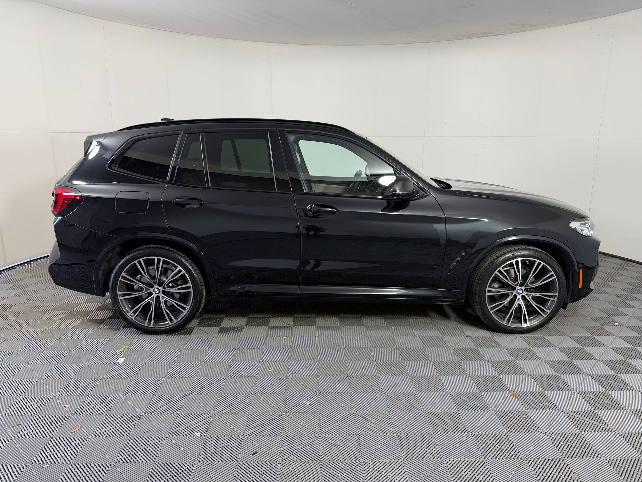 Certified 2024 BMW X3 sDrive30i w/ Premium Package w/ZPA RWD image 8