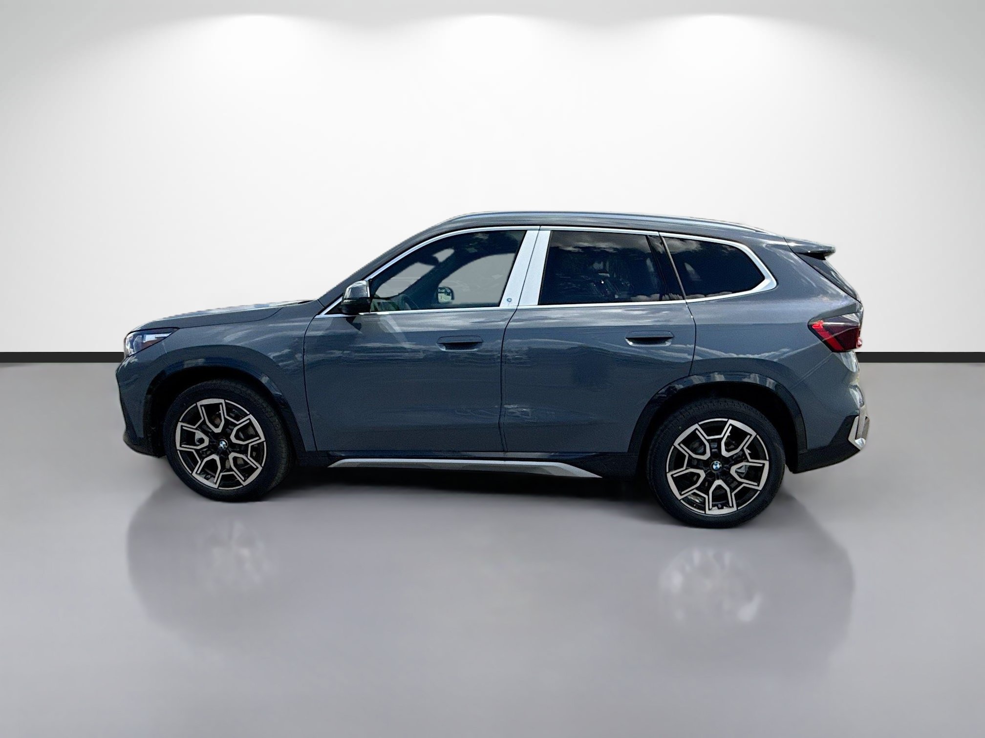 New 2026 BMW X1 xDrive28i w/ Convenience Package AWD/4WD image 6