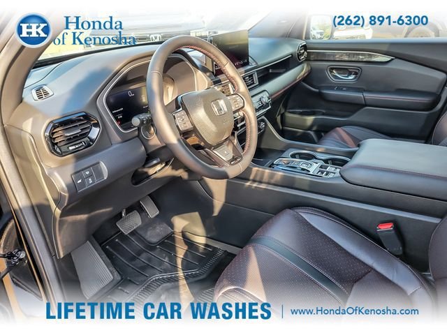 Certified 2025 Honda Pilot Black Edition image 11