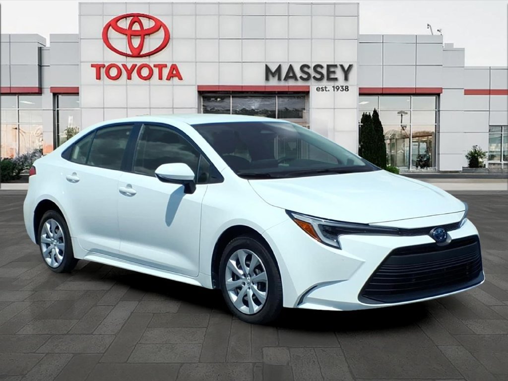 Used 2024 Toyota Corolla LE FWD image 2