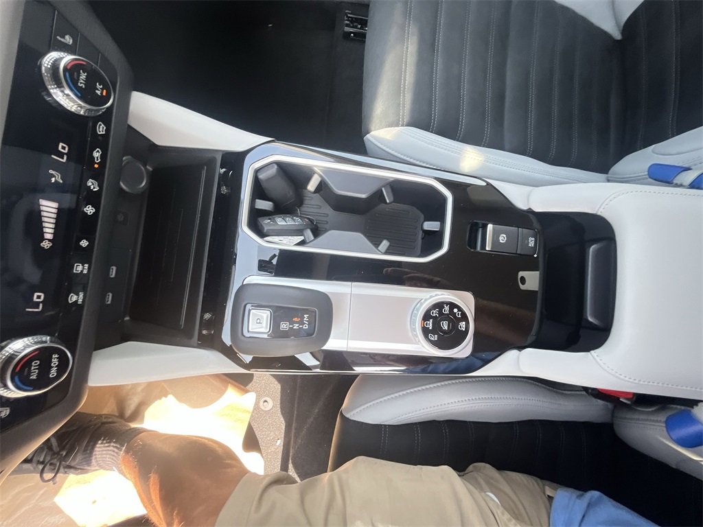 New 2025 Mitsubishi Outlander SE image 20