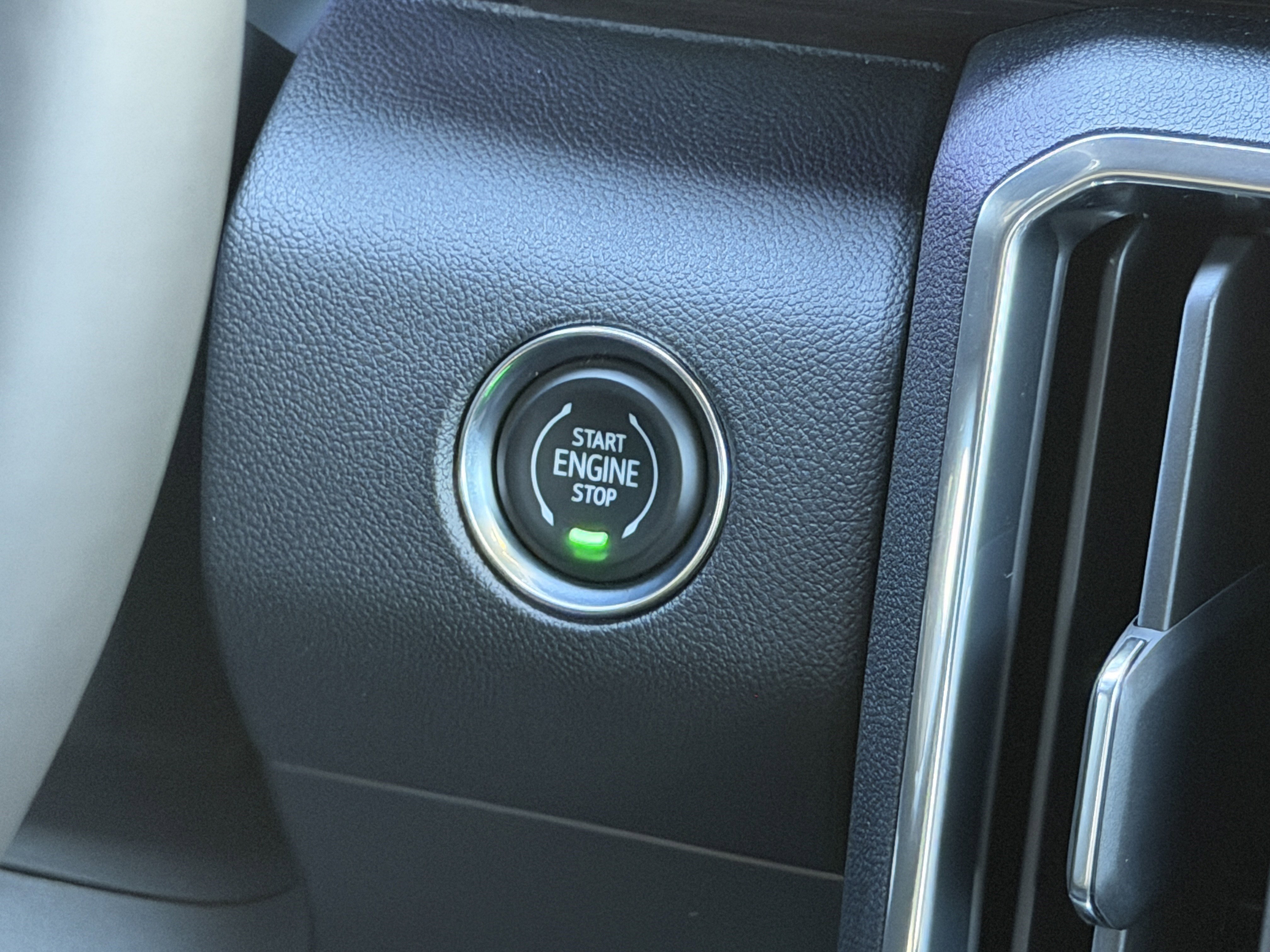 New 2026 GMC Acadia Denali w/ Super Cruise Package image 38