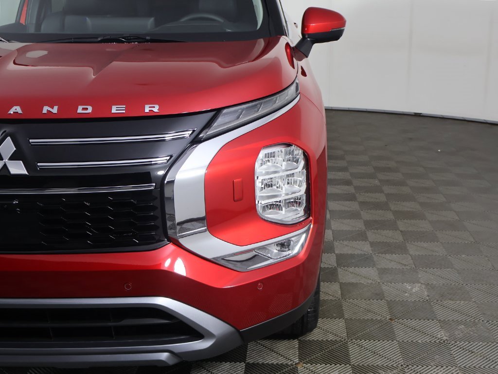 New 2025 Mitsubishi Outlander SE image 16