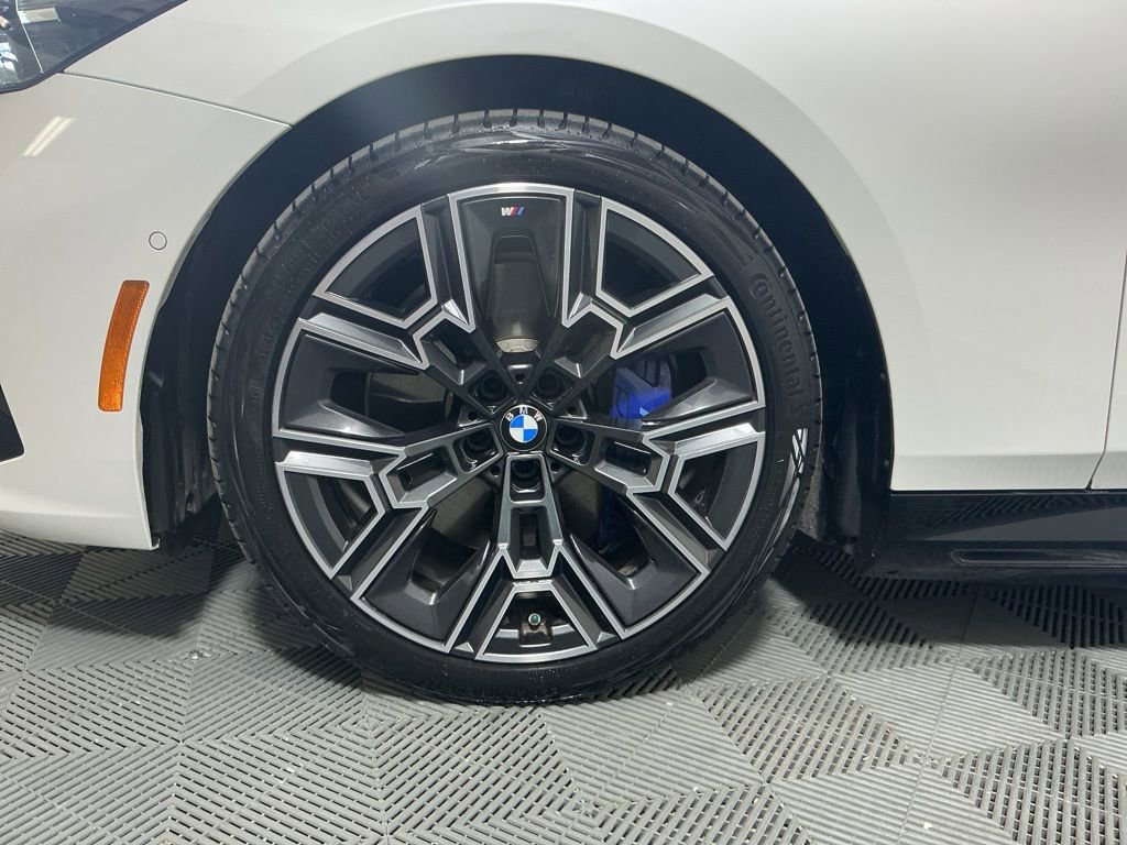 Certified 2025 BMW i5 xDrive40 w/ M Sport Package AWD/4WD image 33