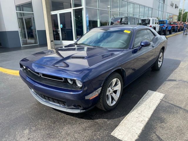 Used 2016 Dodge Challenger SXT image 4