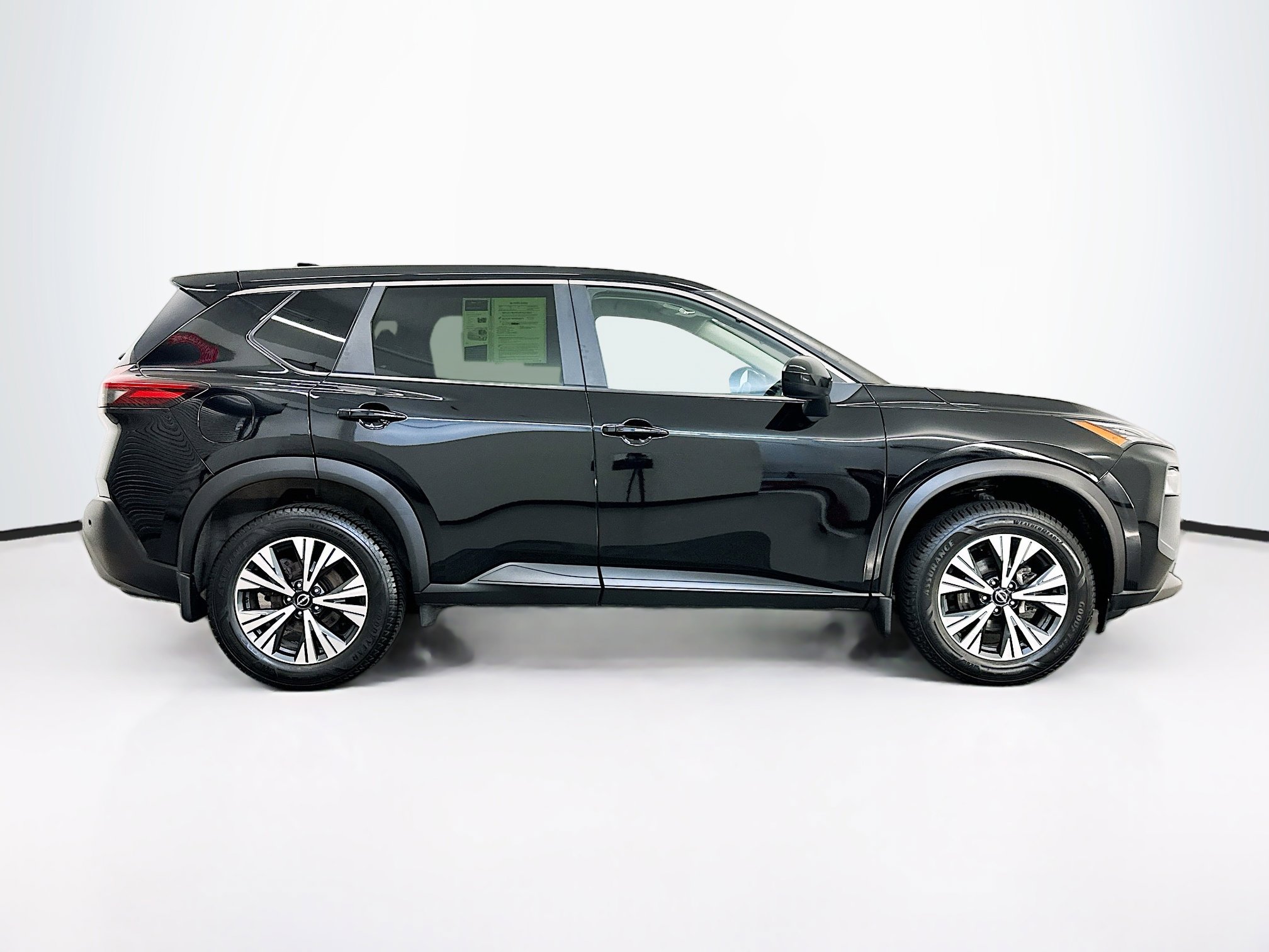 Used 2023 Nissan Rogue SV image 10