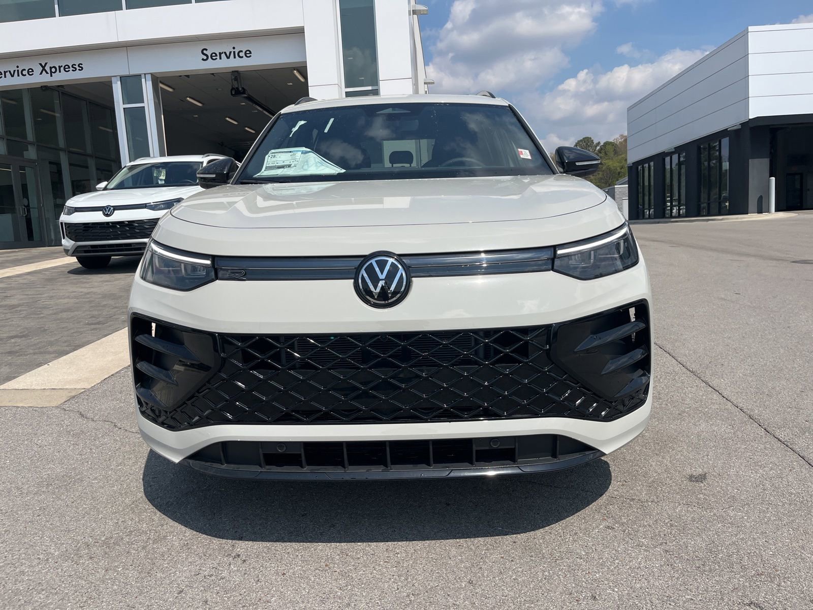 New 2026 Volkswagen Tiguan SE R-Line FWD video 2