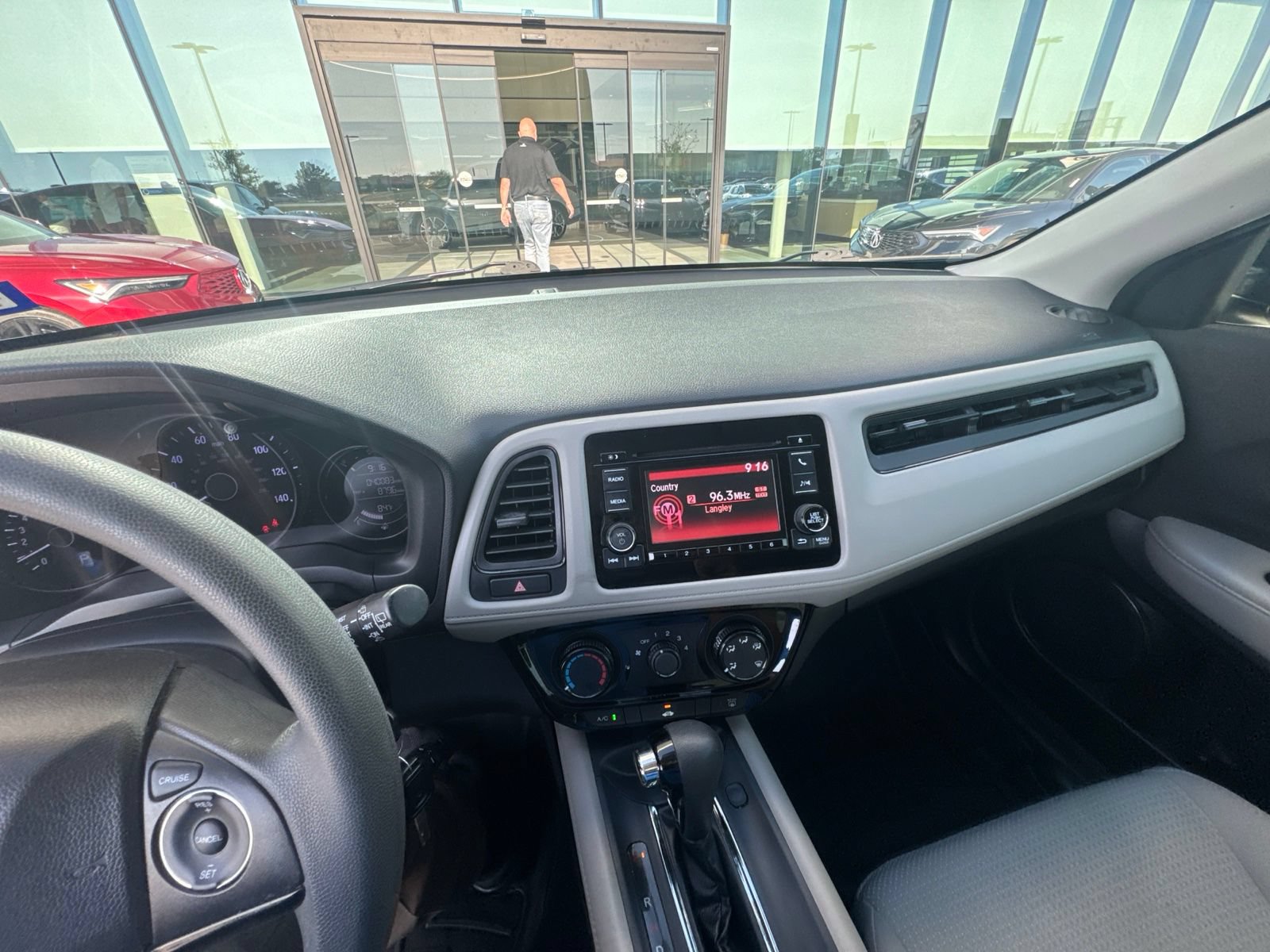 Used 2019 Honda HR-V LX image 11