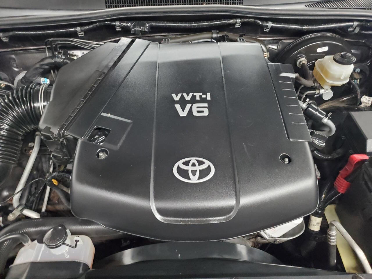 Used 2011 Toyota Tacoma PreRunner w/ SR5 Pkg #2 RWD image 4