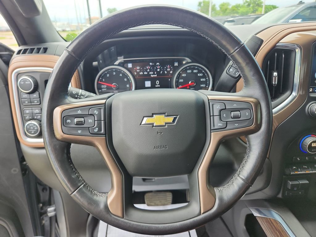 Used 2021 Chevrolet Silverado 1500 High Country w/ Technology Package AWD/4WD image 16