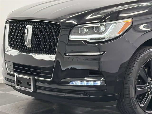 Used 2024 Lincoln Navigator Reserve w/ Monochromatic Package image 2
